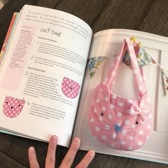 Fleece Fantastic: 35 Cute, Cozy, and Quick Projects to Make and Give Book - Picture 11 of 16